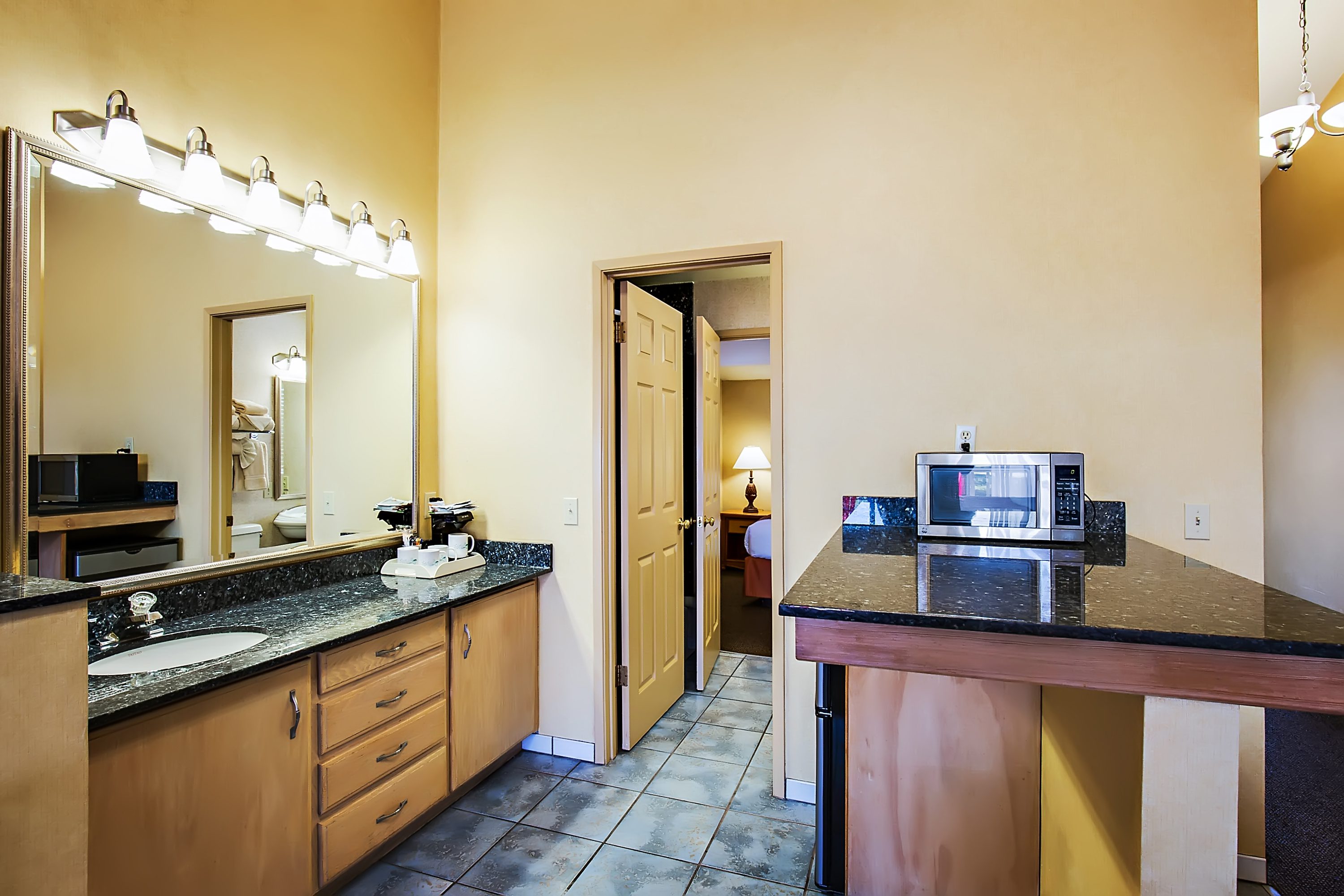 Three Queen Bed Suite at The Motel Fort Bragg Mendocino