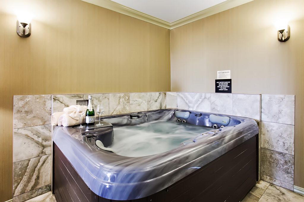 King Hot Tub Suite at The Motel Fort Bragg Mendocino CA