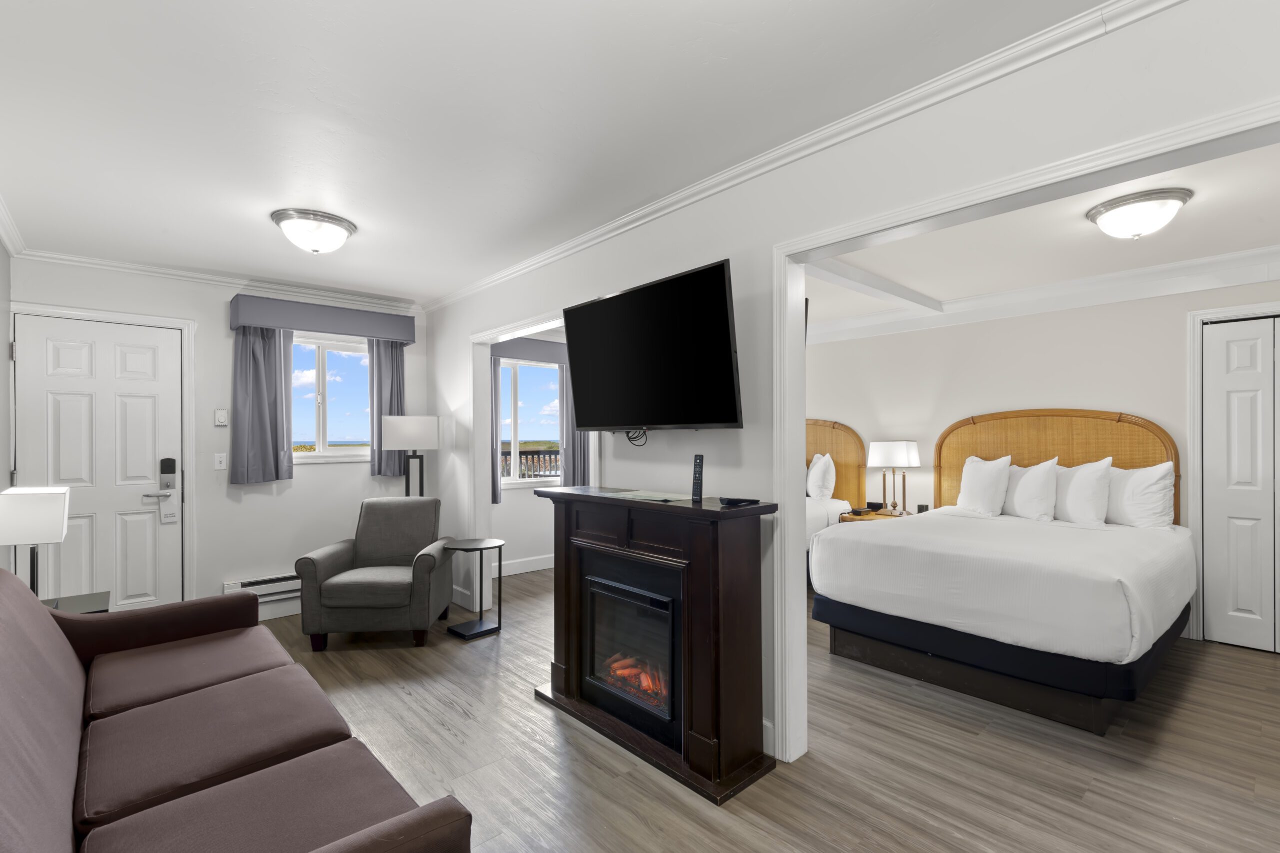 A Panoramic View overlooking the beautiful Pacific Ocean.