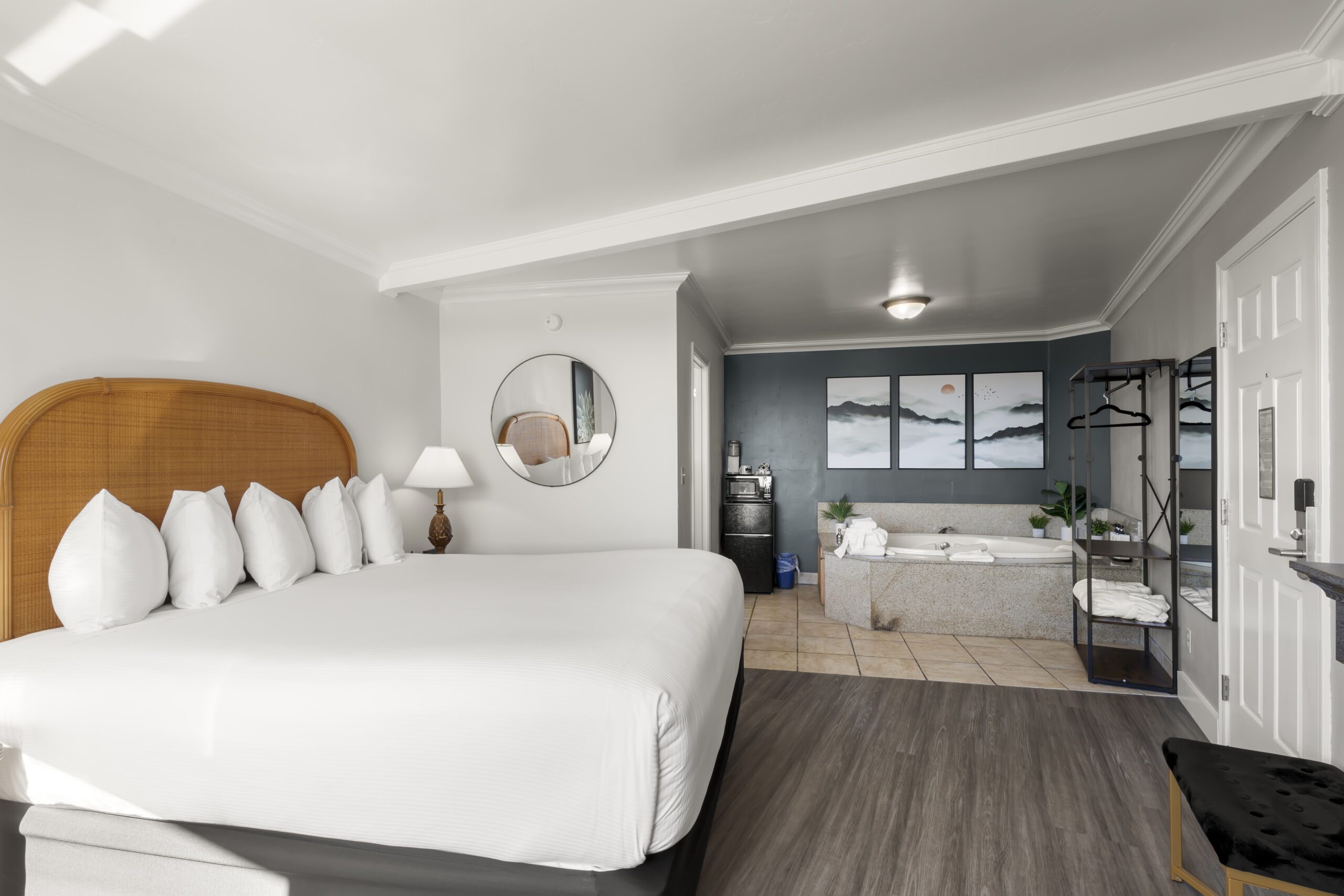 This Whirlpool Tub room has a more distant view. Sit and relax on the deck with tables, umbrellas and chairs and watch the waves and sunsets.